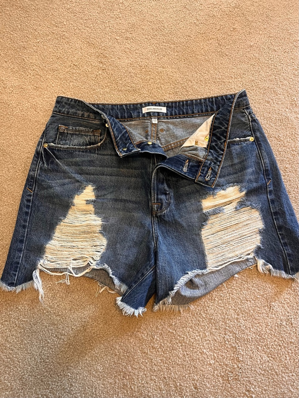 Good American shorts size 8